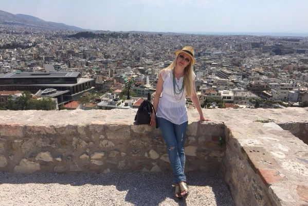 akropoliskukkulan muurilla