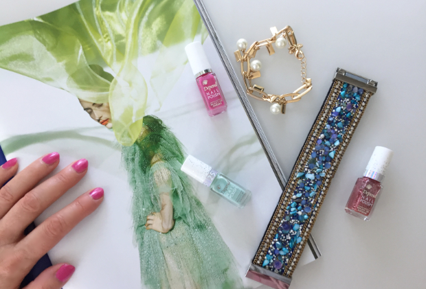 Nail colors by Depend.